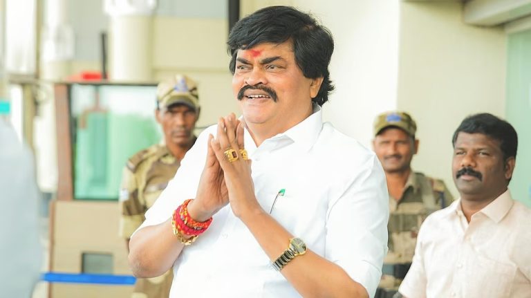 ‘കമിതാക്കള്‍ക്ക് ബസ്സുകളില്‍ സൗജന്യ യാത്ര; മെയ് അഞ്ചിന് എടപ്പാടി പളനി സ്വാമി മുഖ്യമന്ത്രിയായി സത്യപ്രതിജ്ഞ ചെയ്യും’