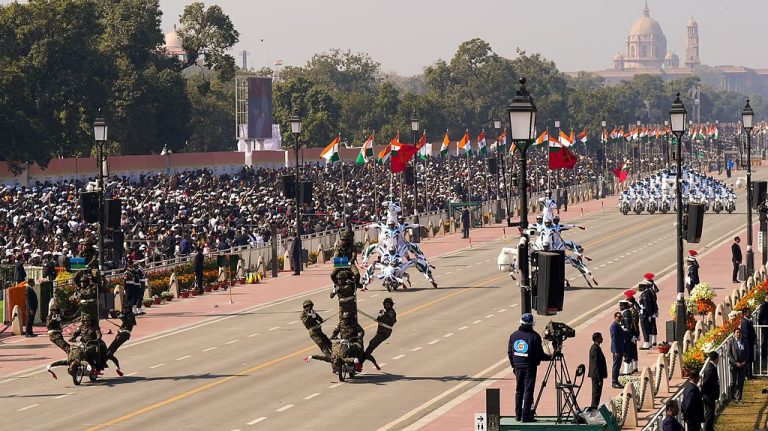 77-ാമത് റിപ്പബ്ലിക് ദിനാഘോഷം നാളെ, കനത്ത സുരക്ഷയില്‍ ഡല്‍ഹി, രാഷ്ട്രപതി ഇന്ന് രാജ്യത്തെ അഭിസംബോധന ചെയ്യും; പത്മ പുരസ്‌കാരങ്ങള്‍ പ്രഖ്യാപിക്കും