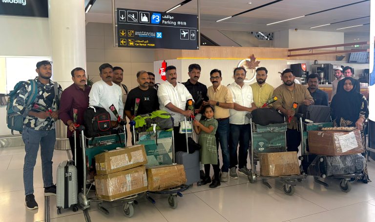 കാത്തിരിപ്പിനൊടുവിൽ പറന്നിറങ്ങി സൗദി എയർലൈൻ :സ്വീകരണമൊരുക്കി ഒ ഐ സി സി മലപ്പുറം ജില്ല കമ്മിറ്റി