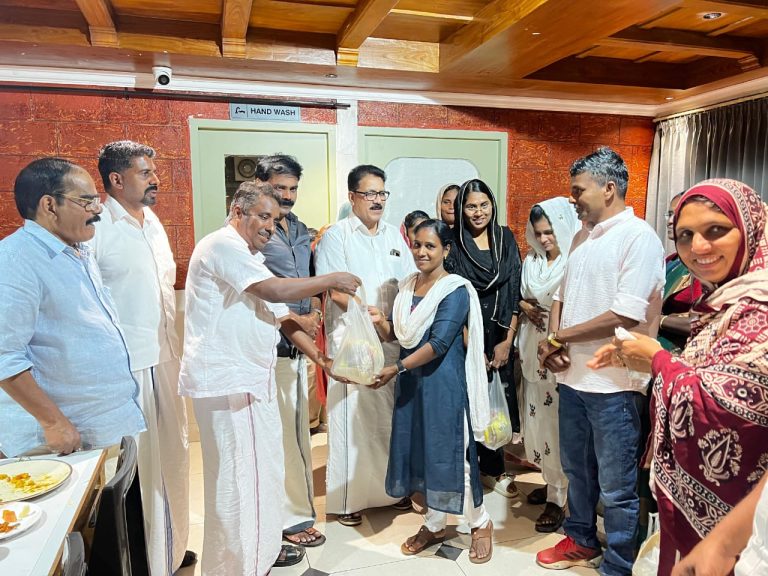 ഉമ്മൻ ചാണ്ടി കൾച്ചറൽ ഫോറം കാരശ്ശേരി മണ്ഡലം കമ്മിറ്റി ഇഫ്താർ സംഗമവും കിറ്റ് വിതരണവും സംഘടിപ്പിച്ചു