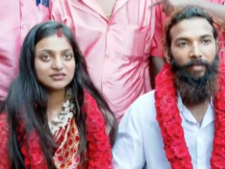സുരക്ഷിത ഇടമായി കേരളം; പ്രണയസാഫല്യവുമായി മൊണാലിസയും ഫര്‍മാനും, അരുമാനൂര്‍ ക്ഷേത്രത്തില്‍ വെച്ച്‌ വിവാഹിതരായി