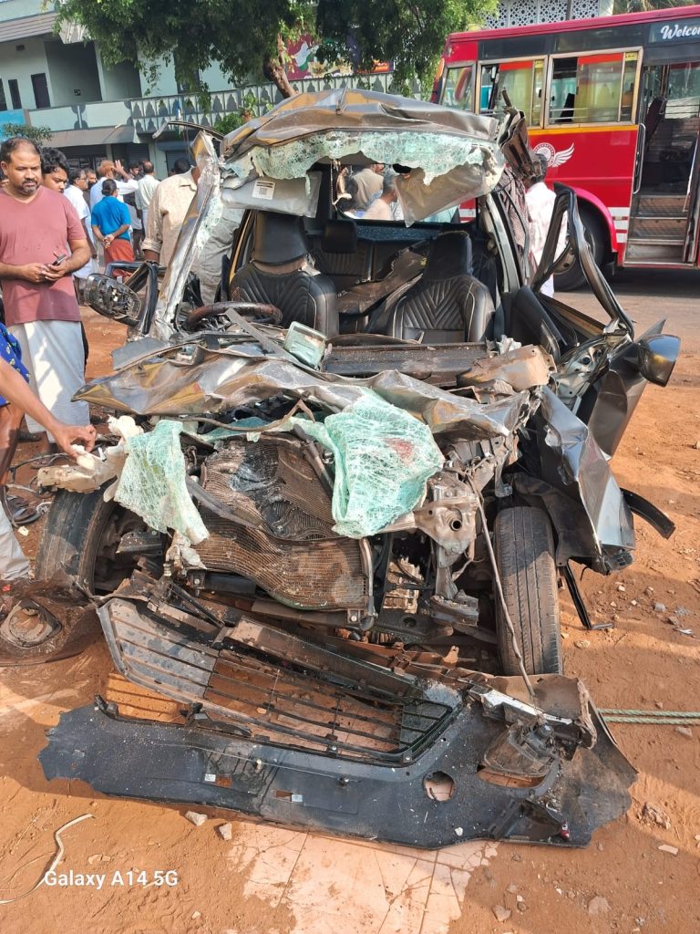 കൊണ്ടോട്ടി–മലപ്പുറം റോഡിൽ വാഹനാപകടം; മൂന്ന് പേർക്ക് ദാരുണാന്ത്യം