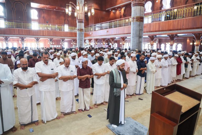 പെരുന്നാള്‍ ആഘോഷം ലോക സമാധാനത്തിനുള്ള പ്രാര്‍ഥനയോടെയാവുക: ഡോ. അസ്ഹരി