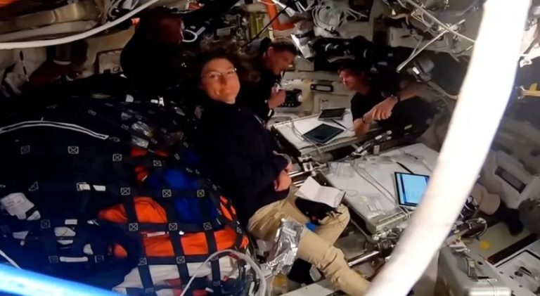 ചാന്ദ്രദൗത്യം പൂര്‍ത്തിയാക്കി; ആര്‍ട്ടെമിസ് 2 ഭൂമിയിലേക്കുള്ള മടക്കയാത്ര ആരംഭിച്ചു