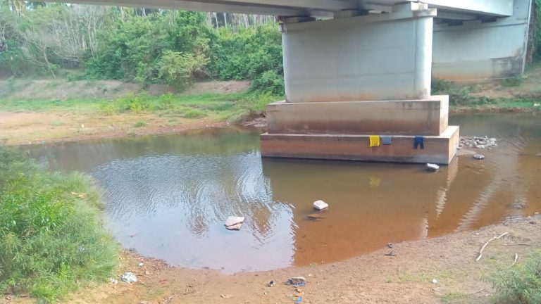 നാദാപുരത്ത് ഒരു കുടുംബത്തിലെ മൂന്ന് പേർ പുഴയിൽ മുങ്ങി മരിച്ച സംഭവം, അപകടം തുണി അലക്കാൻ പോയപ്പോൾ