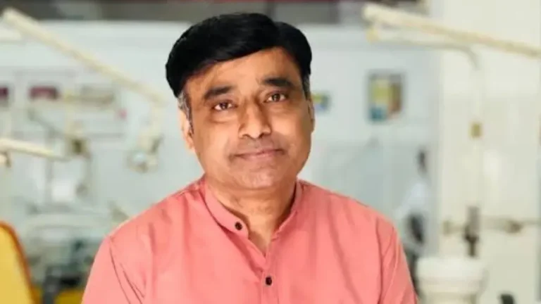 ഡോ. റാമിനെ കോളേജില്‍ നിന്ന് പുറത്താക്കി