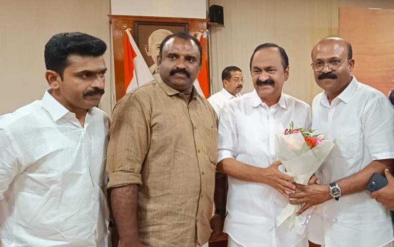 മുഖ്യമന്ത്രി വി.ഡി. സതീശനുമായി ഒഐസിസി നേതാക്കളുടെ കൂടിക്കാഴ്ച; പ്രവാസി പ്രശ്നങ്ങളിൽ പ്രത്യേക പരിഗണന ഉറപ്പ്