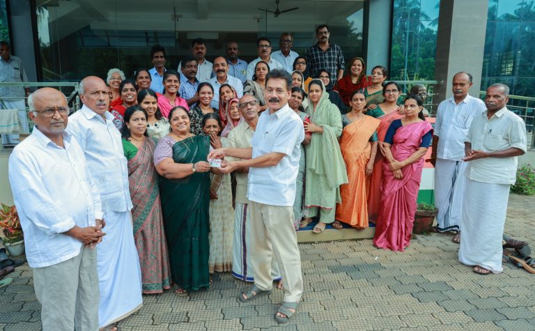 കാരശ്ശേരിയിൽ മുൻ ജനപ്രതിനിധികളുടെ ചരിത്രസംഗമം; ഓർമ്മകൾ പങ്കുവെച്ച് അപൂർവ ഒത്തുചേരൽ
