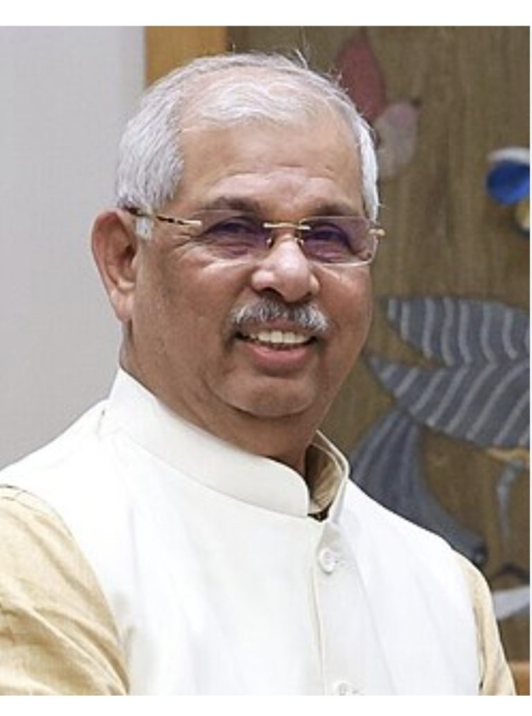 ‘സ്വാതന്ത്ര്യദിനാഘോഷ ചടങ്ങുകളില്‍ ഞാൻ വന്ദേമാതരം പൂര്‍ണ്ണമായി പാടും, അത് തന്നെയാണ് എന്റെ സന്ദേശം’; ഗവര്‍ണര്‍.