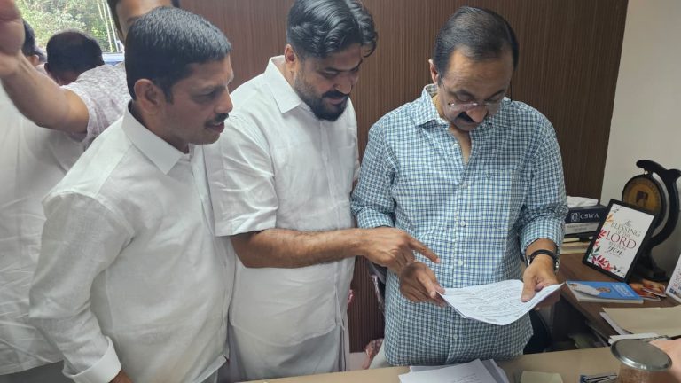 നോർക്ക കെയർ പ്ലസ് അംഗത്വ കാലാവധി നീട്ടണം: മുഖ്യമന്ത്രിക്ക് ഒ.ഐ.സി.സി റിയാദ് മലപ്പുറം ജില്ലാ കമ്മിറ്റിയുടെ നിവേദനം.