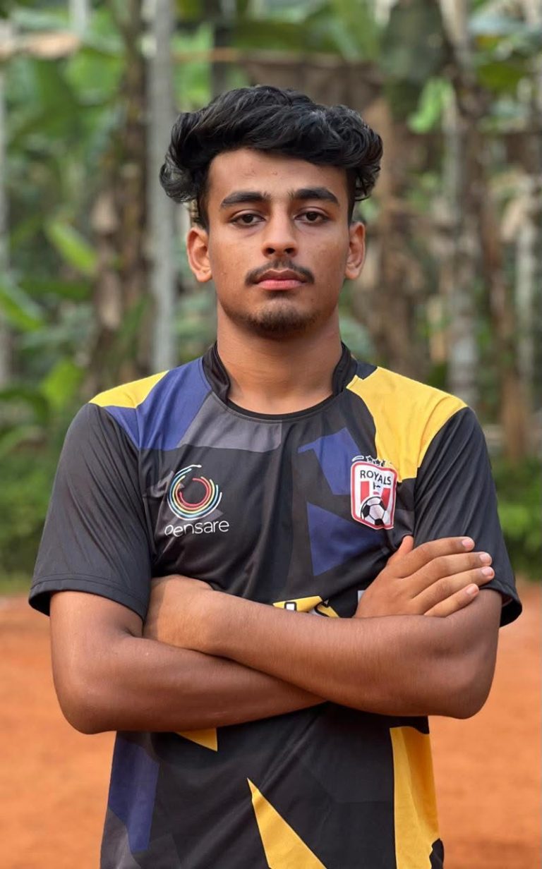 പന്തീരാങ്കാവിൽ ബൈക്കിന് പിന്നിൽ ലോറിയിടിച്ച് അപകടം; കൊടുവള്ളി സ്വദേശിയായ ഫാറൂഖ് കോളേജ് വിദ്യാർഥിക്ക് ദാരുണാന്ത്യം.